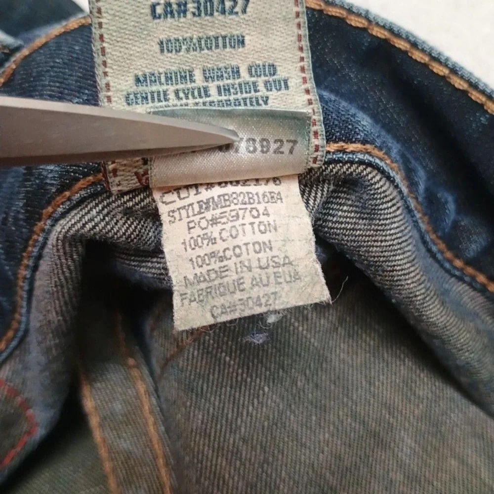 True Religion Jeans Mens 34x30 Blue Straight Medium Wash Distressed Logo USA